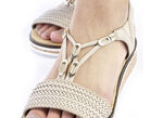 Rieker Sandale mit Flechtung und Metallschmuck BEIGE